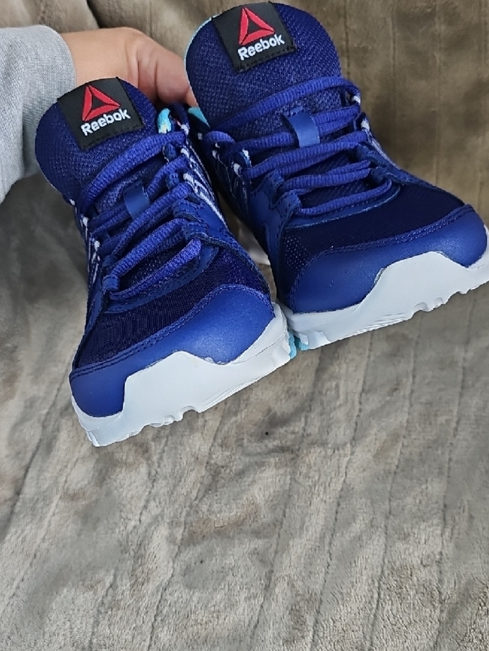 Reebok Women's Size 6 Navy Blue Sneakers with Teal and Multicolor Print - Picture 6 of 13